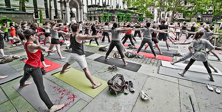 NY- Tuesday Yoga in Bryant Park